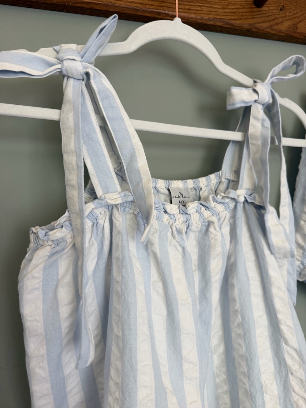 8 Oak Lane 100% Cotton Ruffle Blue White Textured Stripe Tie-Shoulder Set - Picture 5 of 17